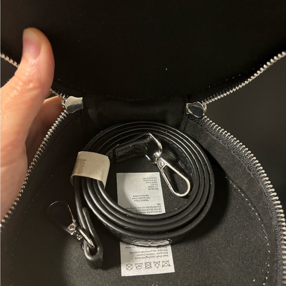 Heart-Shaped Purse - Picture 5 of 6